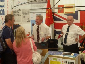 Richard lays on the charm, while Dave keeps a look out